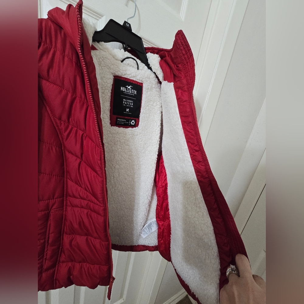 HOLLISTER Sherpa Lined Hooded Women's Red Puffer Jacket Size M - Picture 7 of 15